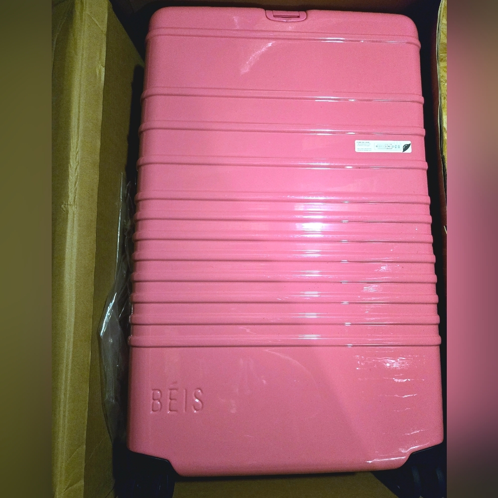 Pink BEIS x Barbie collab 29" Check In Roller - Picture 3 of 9
